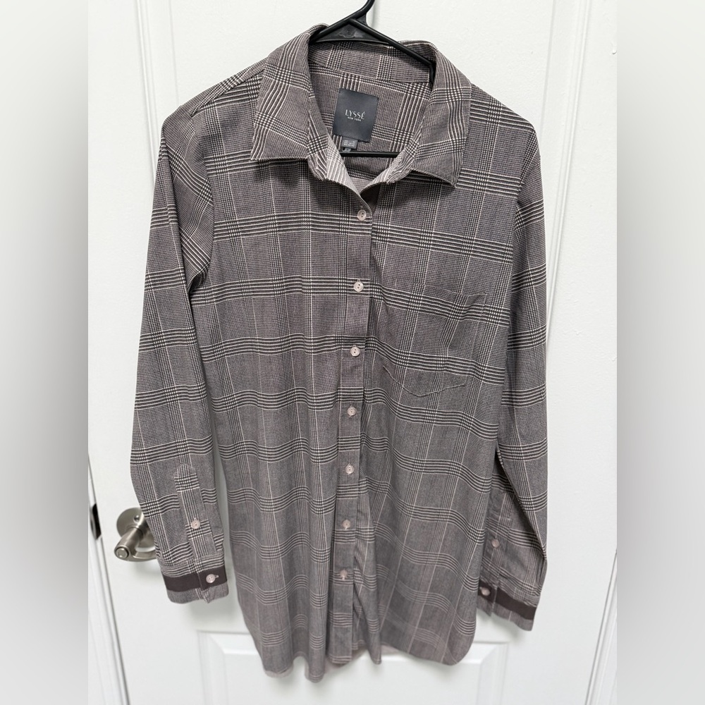 Lysse Striped Pattern Black and White Women’s Shirt, Button-Up, Size Medium